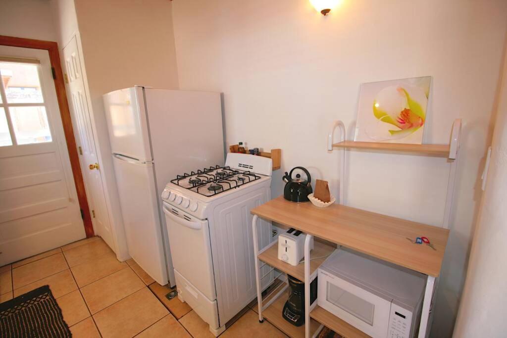 Galisteo Getaway - Courtyard - Near Railyard * Santa Fe