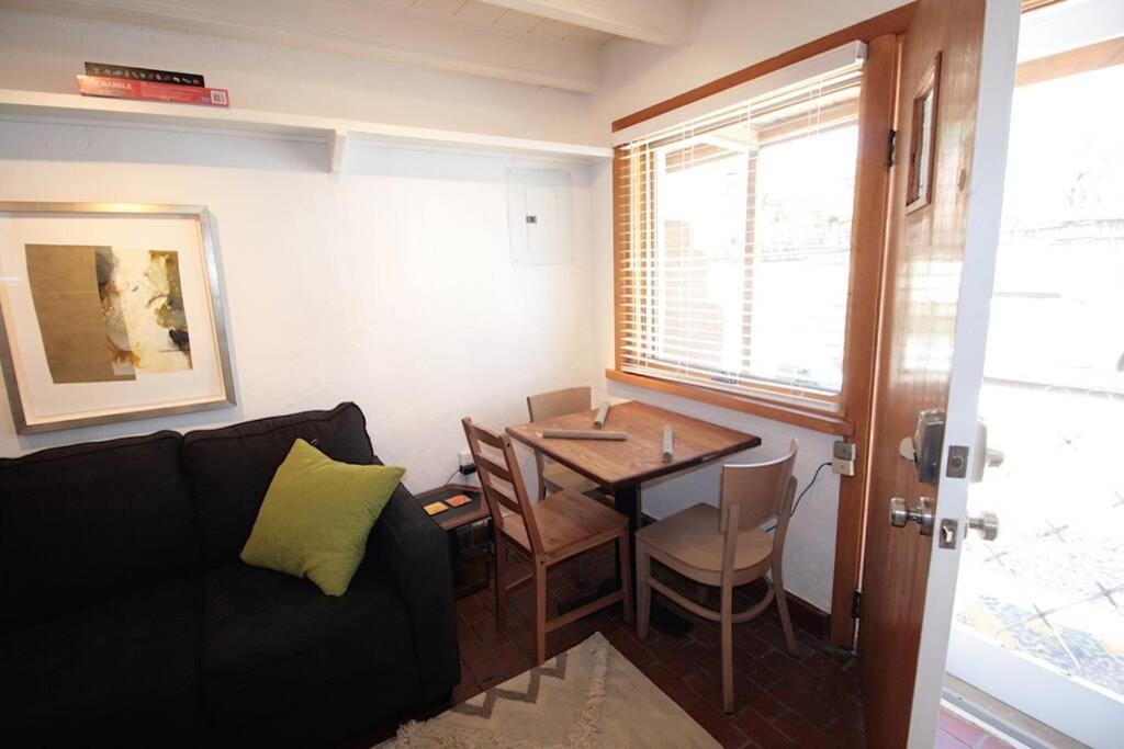 Galisteo Getaway - Courtyard - Near Railyard * Santa Fe