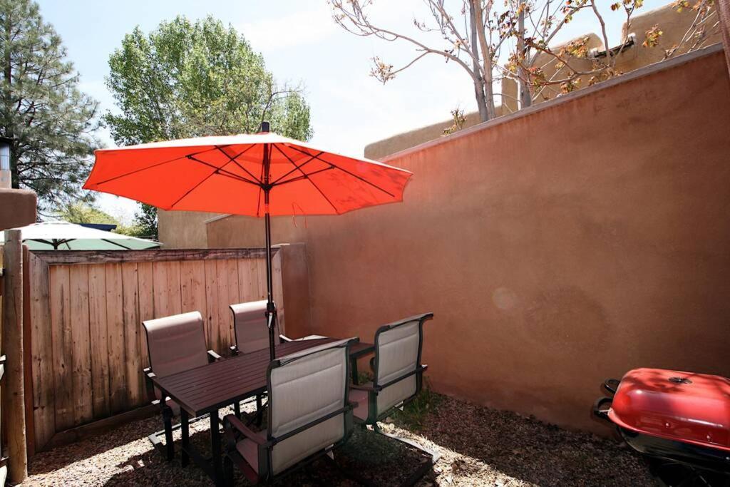 Galisteo Getaway - Courtyard - Near Railyard * Santa Fé